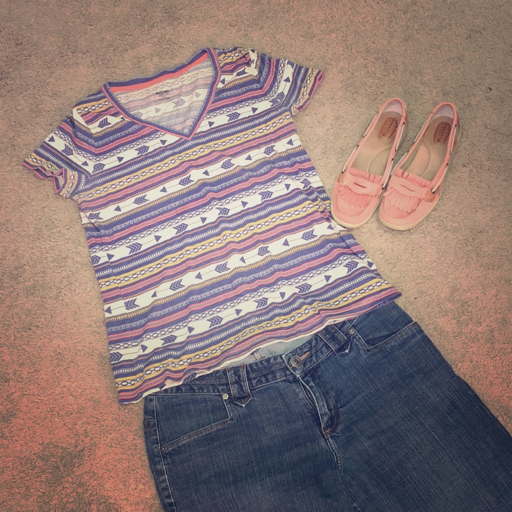 3/$15 🌸 Xl mossimo tribal print, arrows t shirt